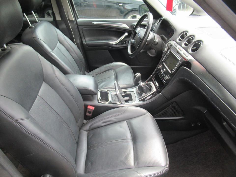Ford S-Max 2013 — photo 20