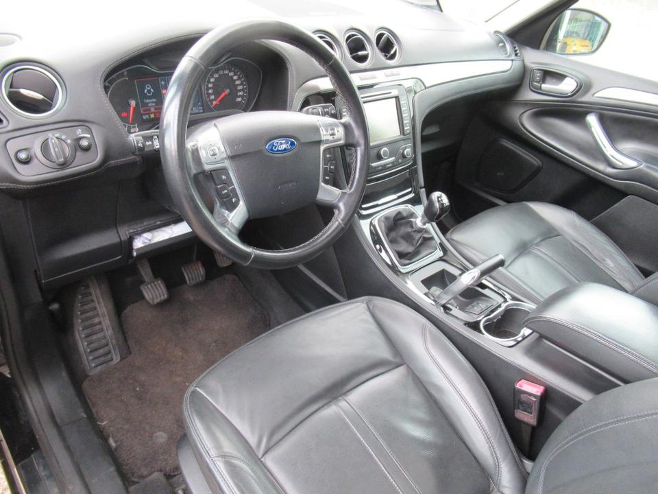Ford S-Max 2013 — interior