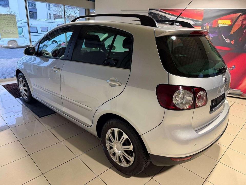 Volkswagen Golf Plus 2008 — двигун