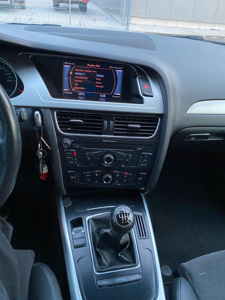 Audi A4 2009 — photo 10