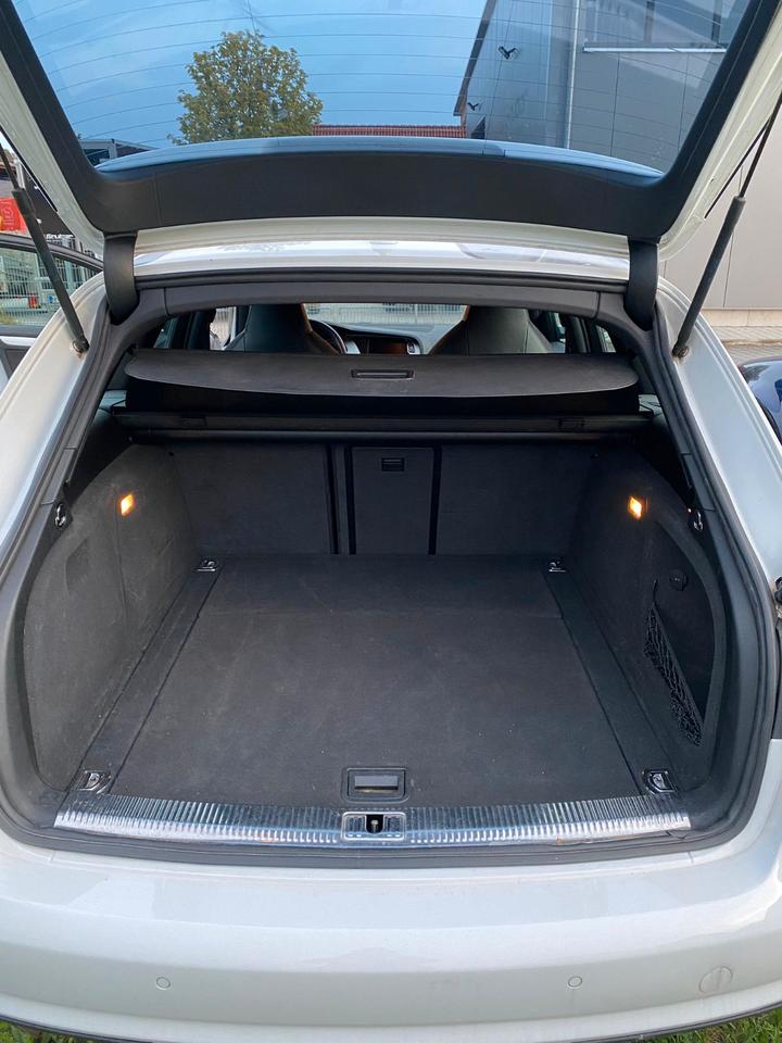 Audi A4 2009 — photo 14