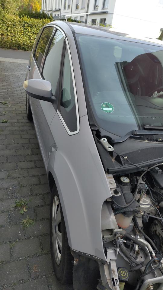 Ford S-Max 2011 — photo 13