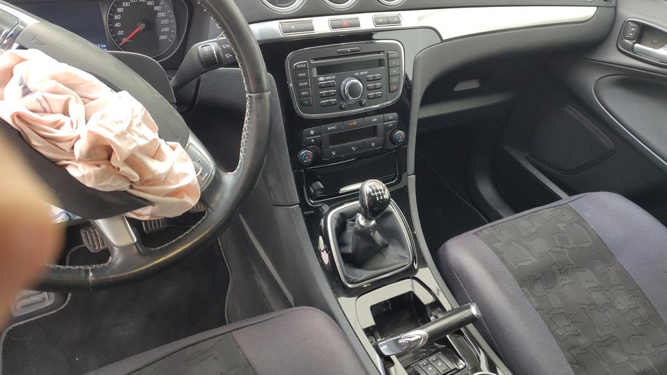Ford S-Max 2011 — engine