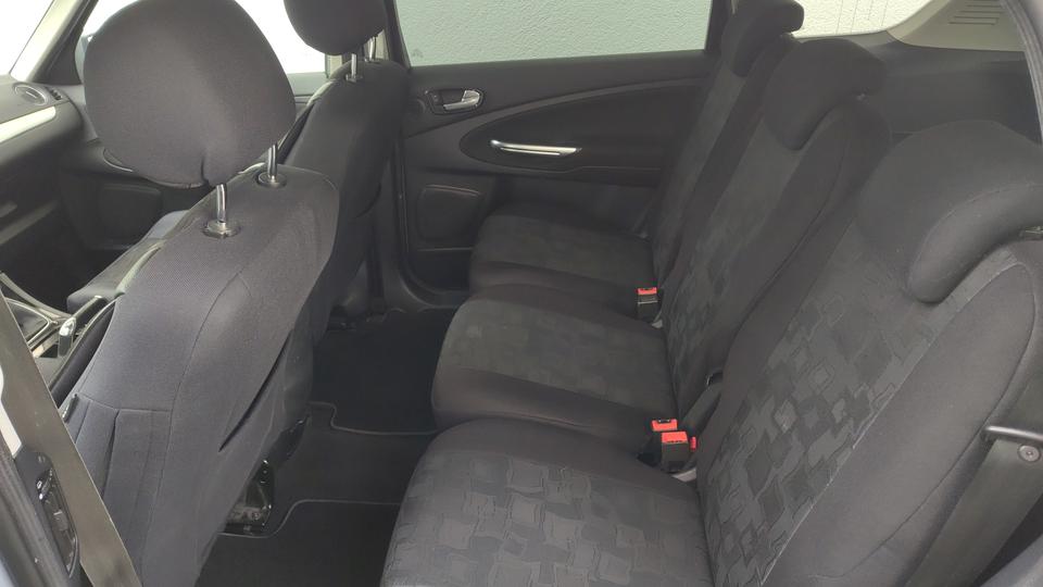 Ford S-Max 2011 — photo 5