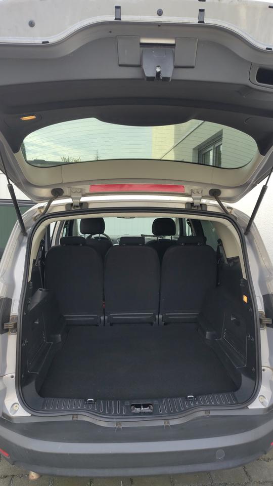 Ford S-Max 2011 — photo 6