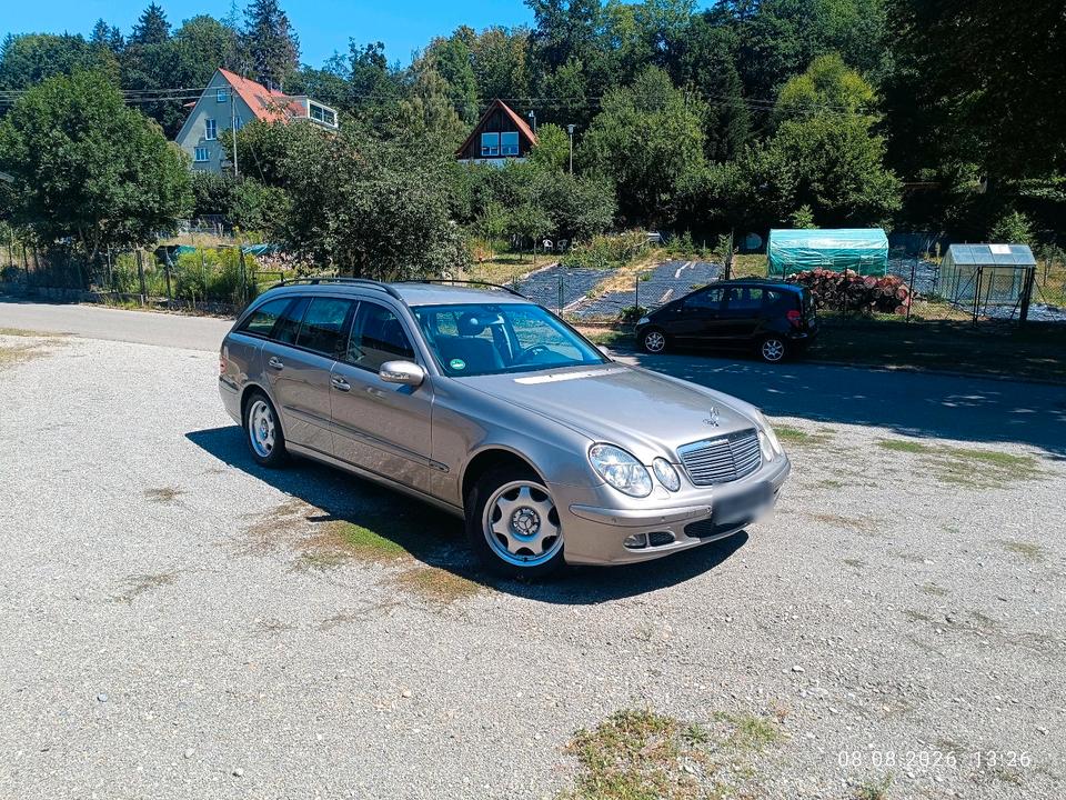 Mercedes Benz E 220 2005 — engine
