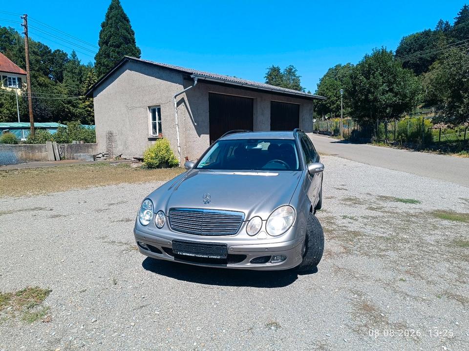 Mercedes Benz E 220 2005 — photo 9
