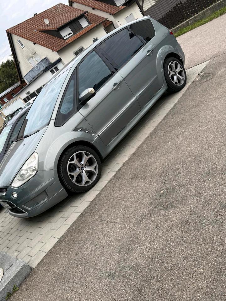 Ford S-Max 2009 — вигляд ззаду