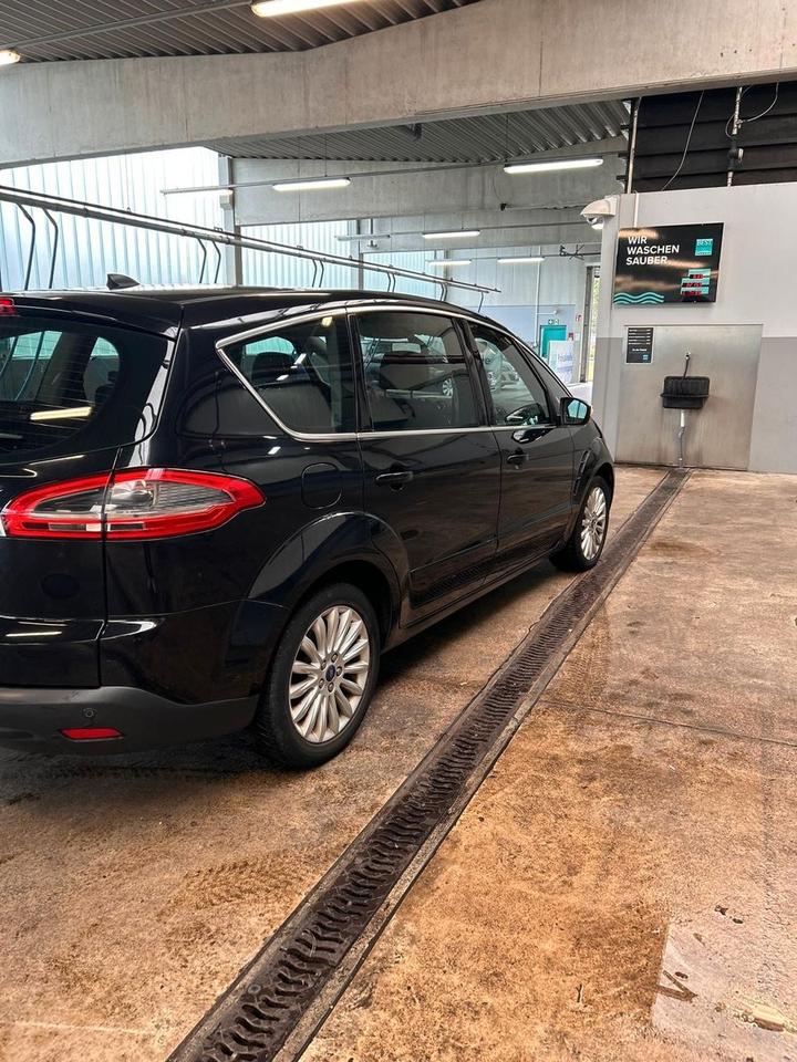 Ford S-Max 2011 — interior
