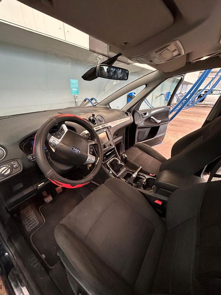 Ford S-Max 2011 — photo 6