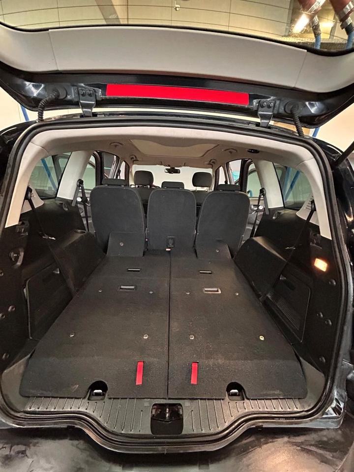 Ford S-Max 2011 — photo 7