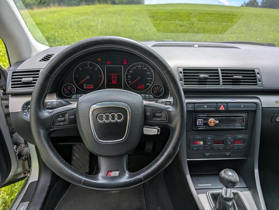 Audi A4 2005 — фото 11
