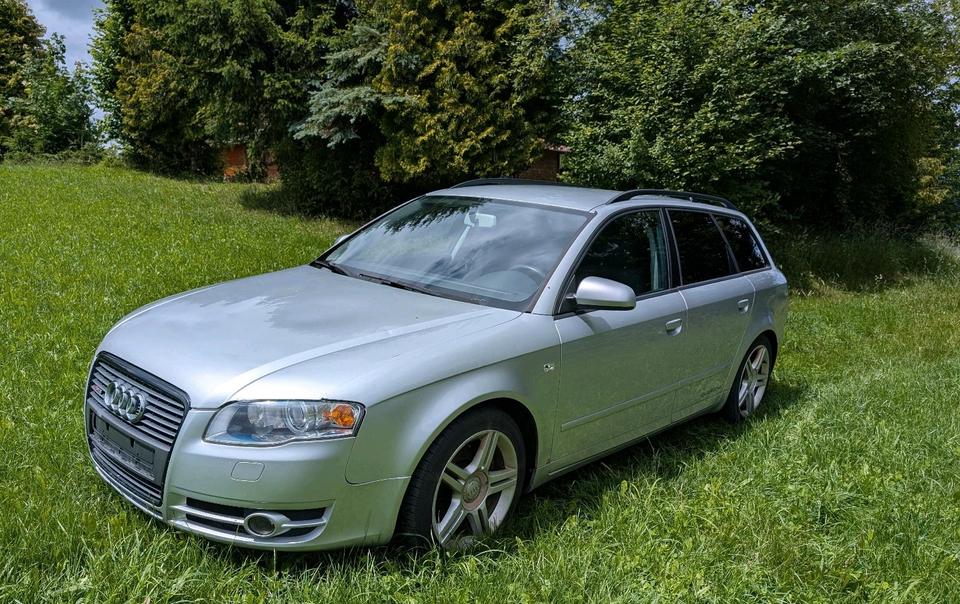 Audi A4 2005 — вигляд ззаду