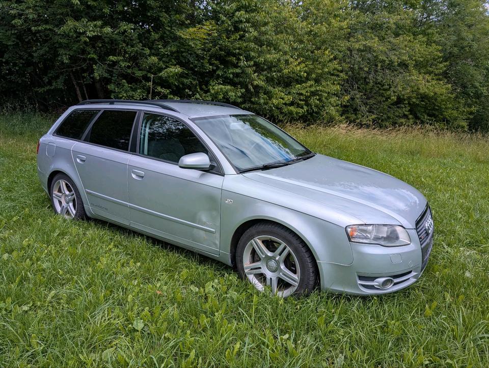 Audi A4 2005 — салон