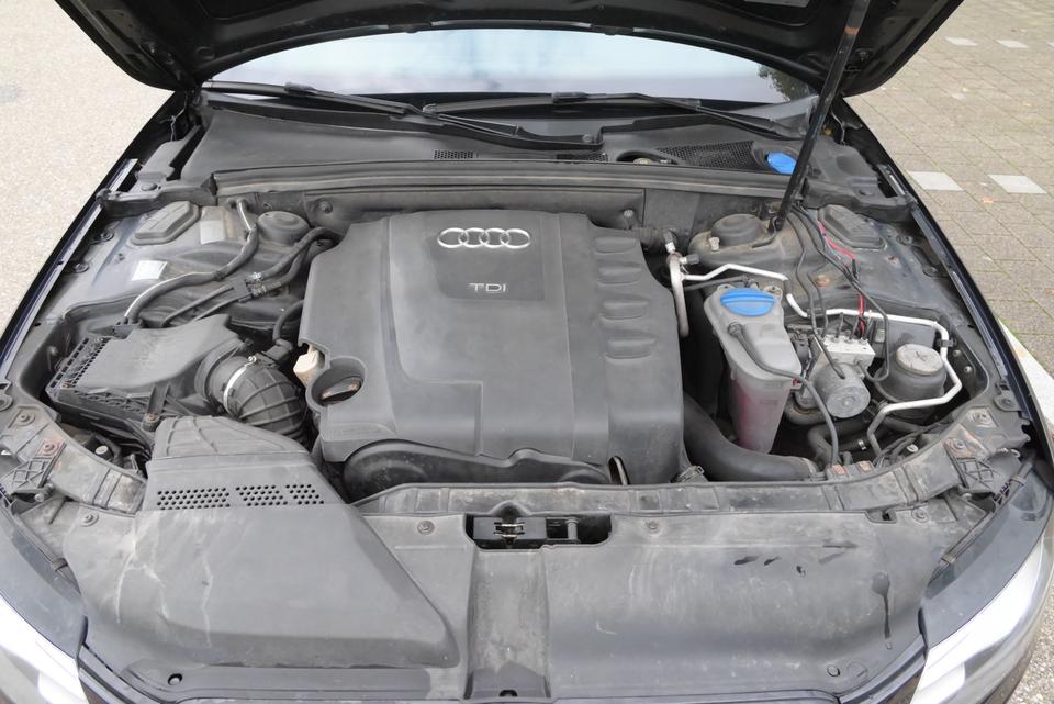 Audi A4 2011 — photo 11