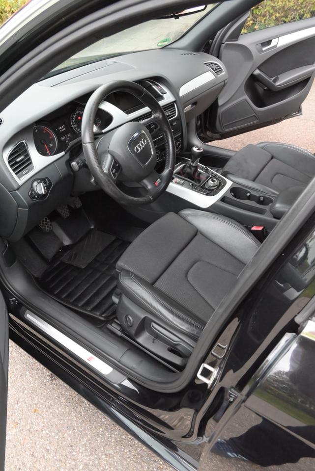 Audi A4 2011 — photo 12