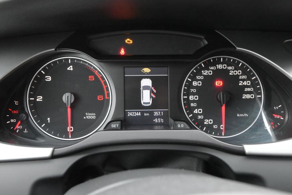 Audi A4 2011 — photo 14