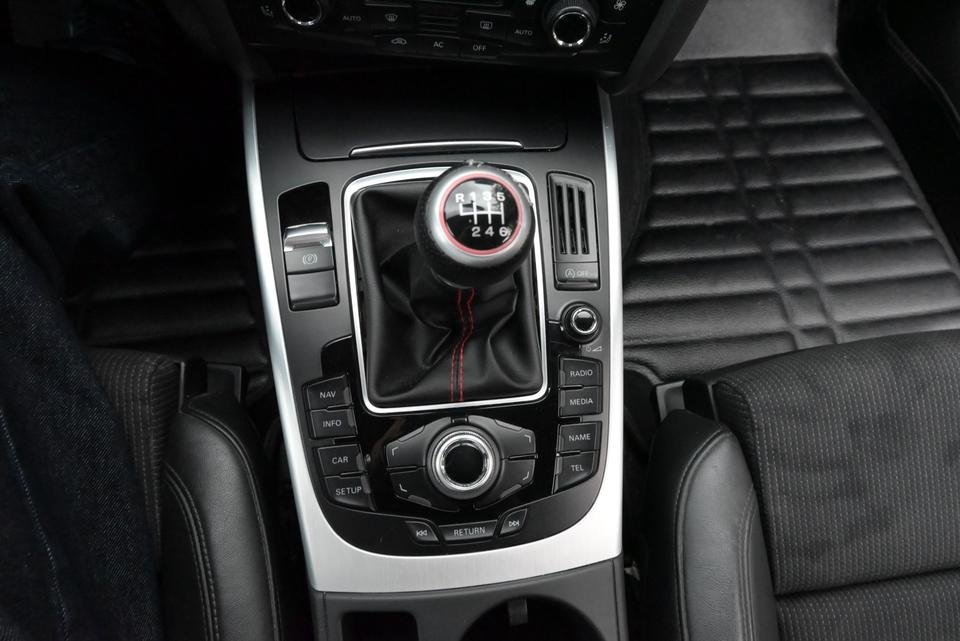Audi A4 2011 — photo 15