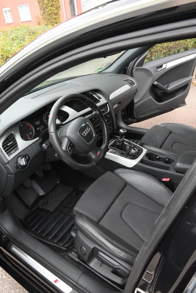 Audi A4 2011 — photo 16