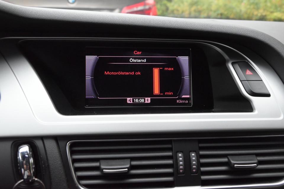 Audi A4 2011 — photo 18