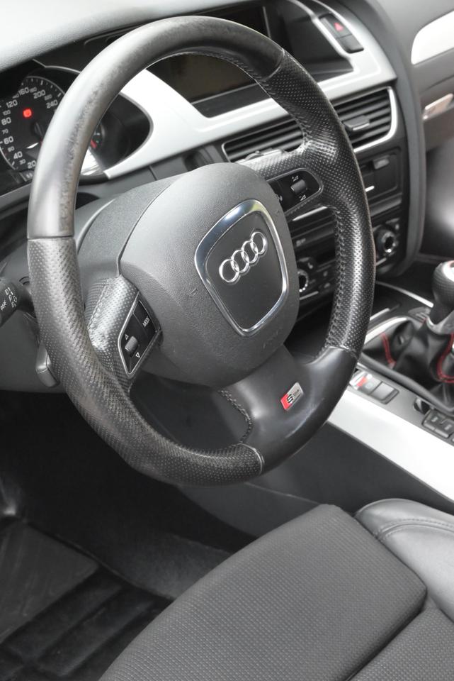 Audi A4 2011 — photo 20