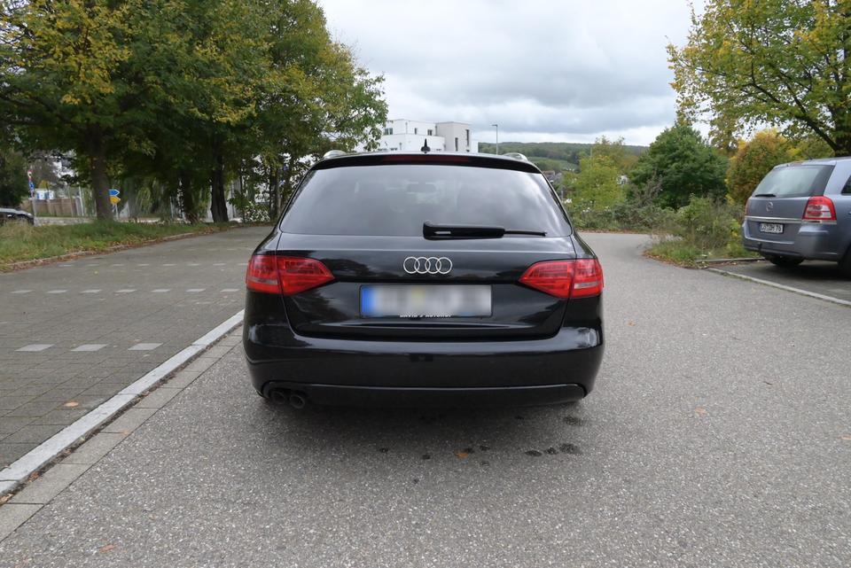 Audi A4 2011 — engine