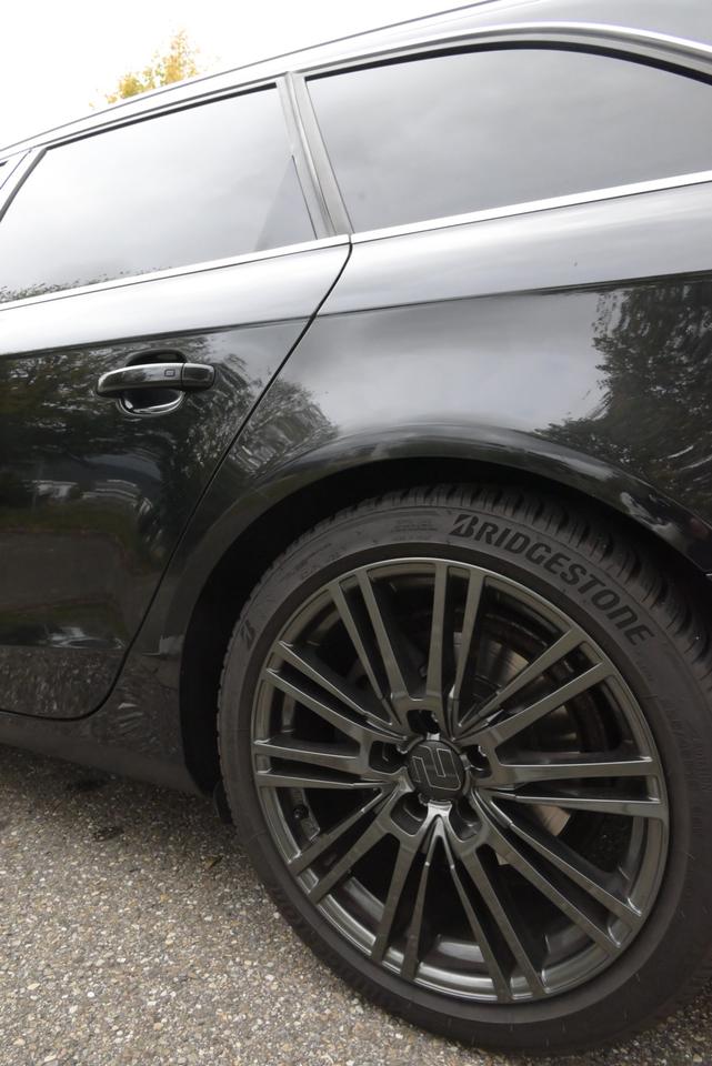 Audi A4 2011 — photo 8
