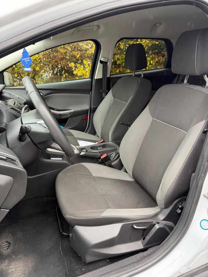 Ford Focus 2014 — photo 7