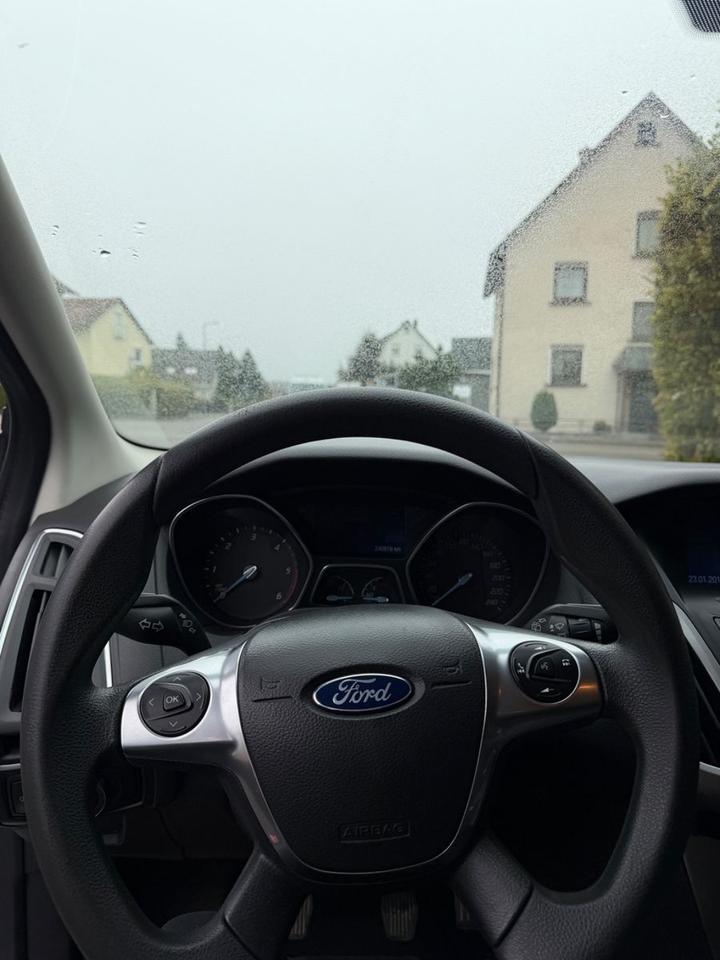 Ford Focus 2014 — photo 9