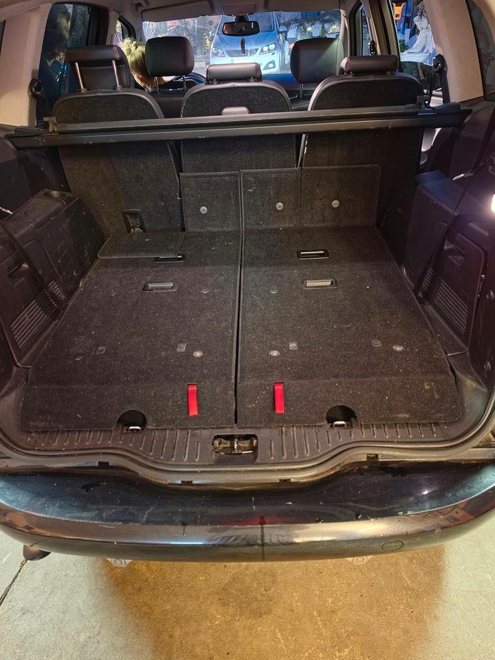 Ford S-Max 2009 — photo 17