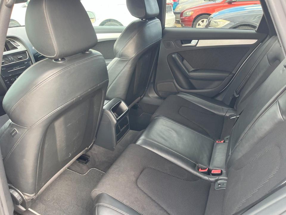 Audi A4 2011 — photo 10
