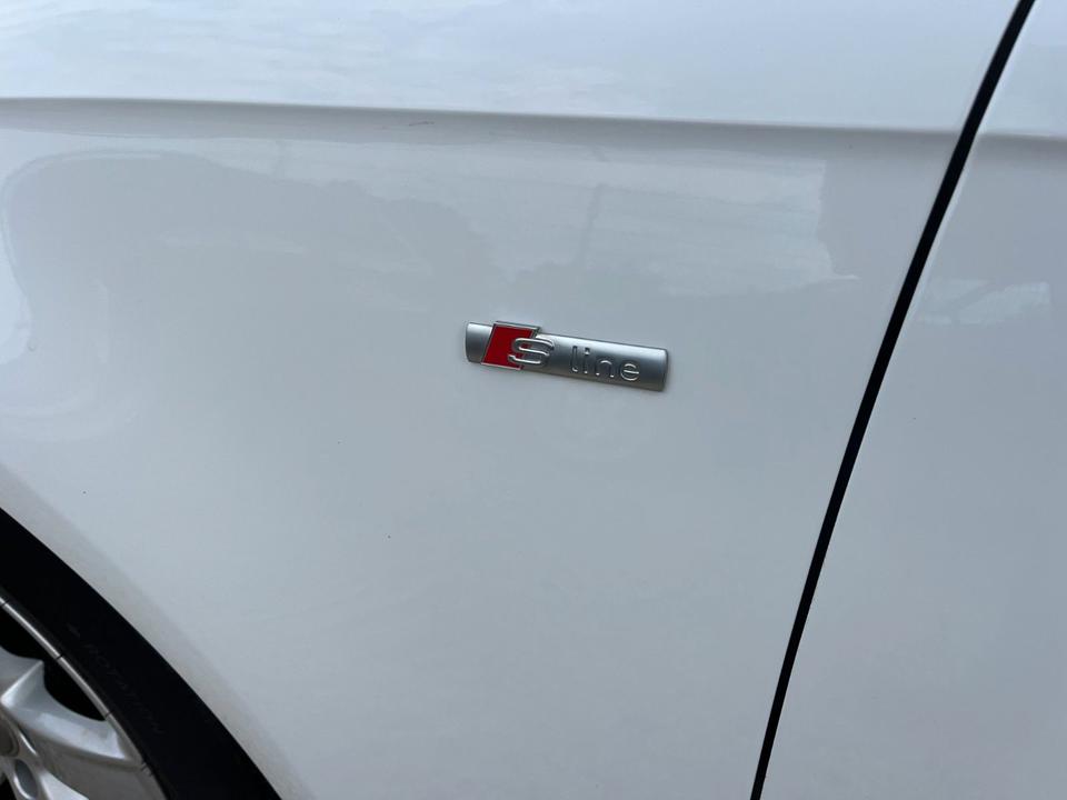 Audi A4 2011 — photo 14