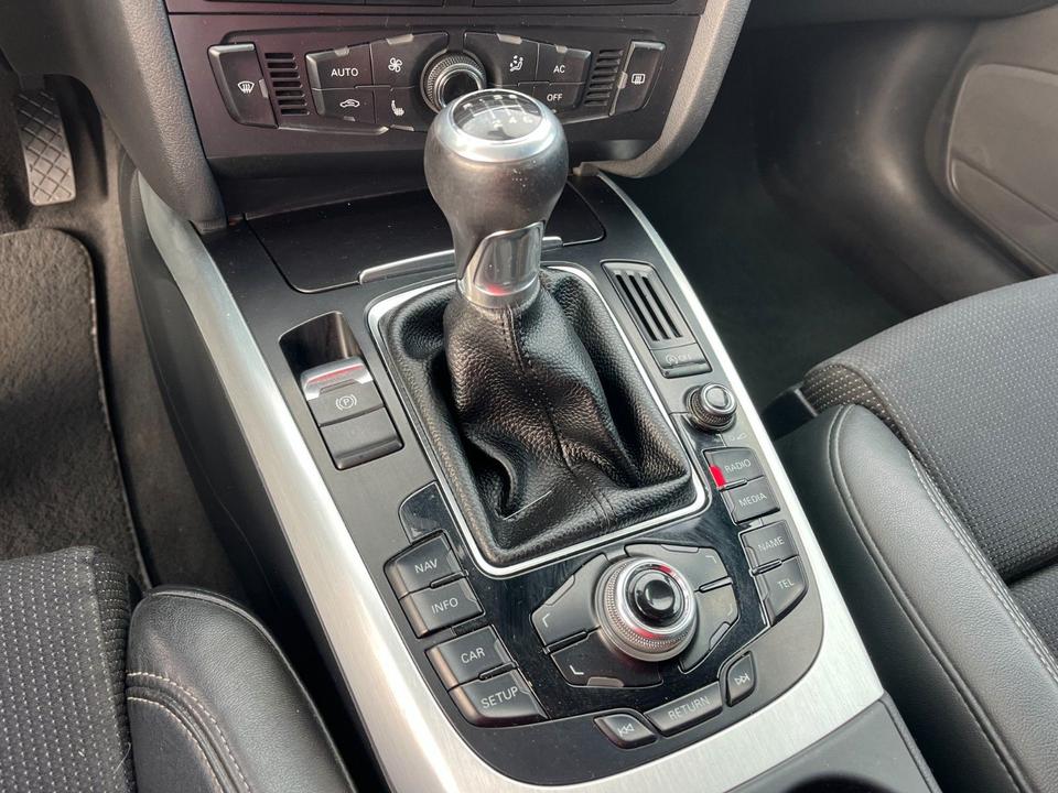 Audi A4 2011 — photo 18
