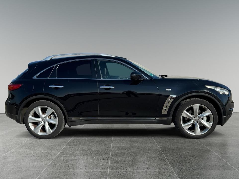Infiniti FX 2012 — engine