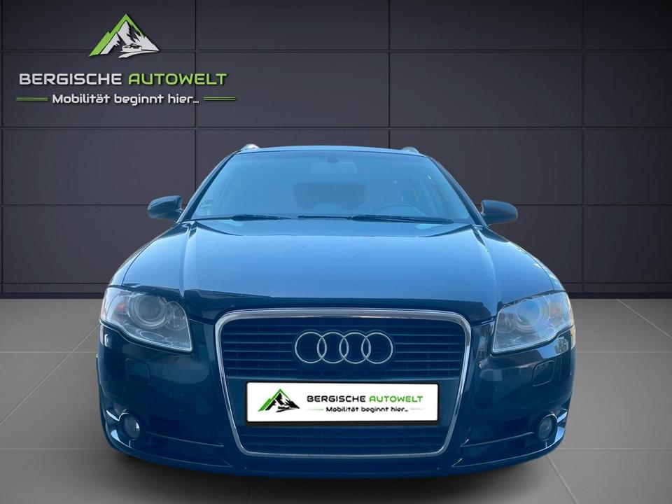 Audi A4 2005 — вигляд ззаду