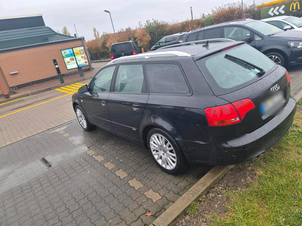 Audi A4 2005 — engine
