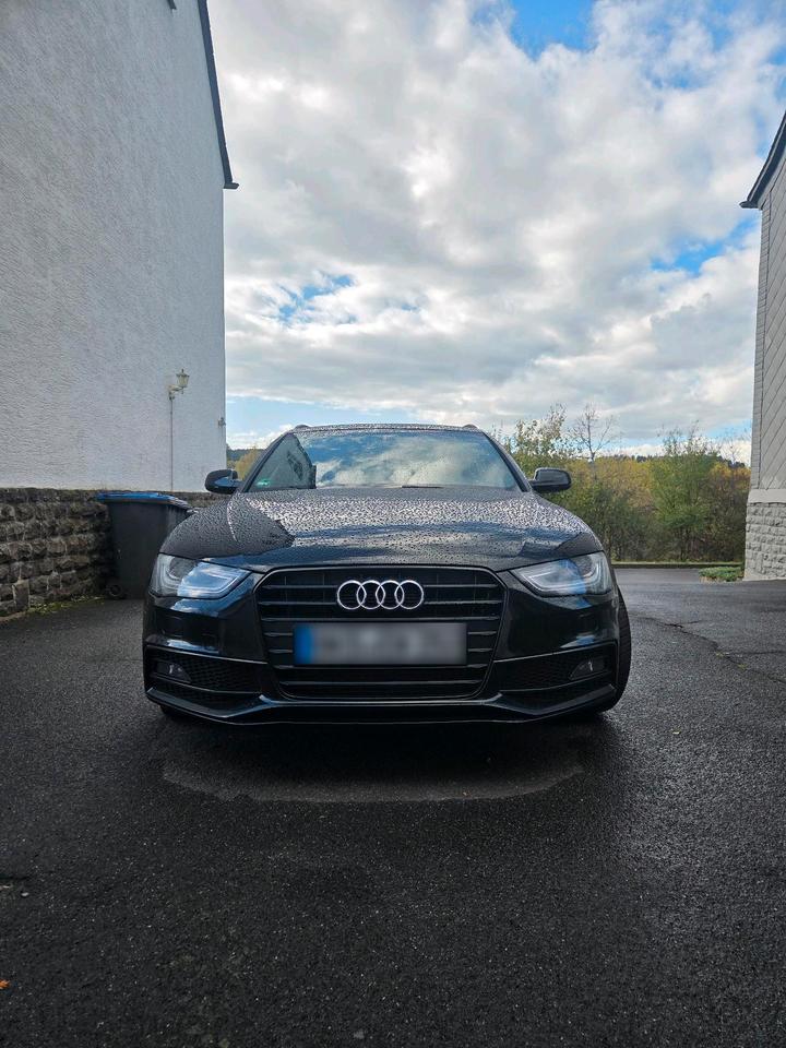 Audi A4 2015 — салон