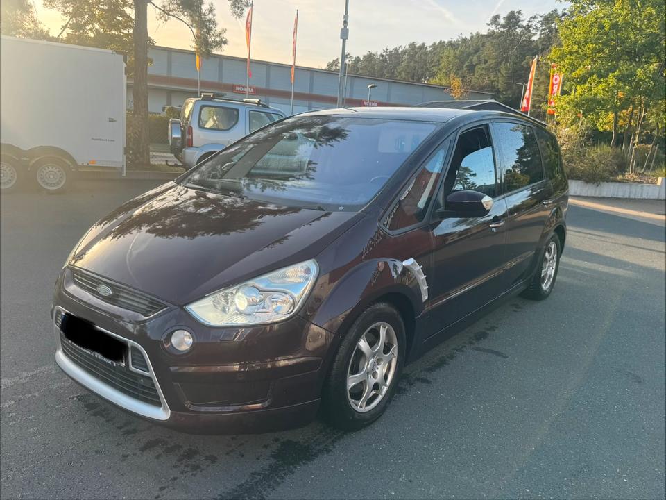 Ford S-Max 2008 — вигляд ззаду