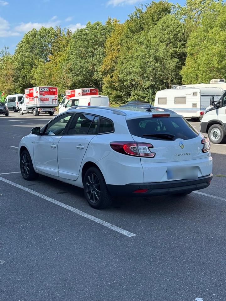 Renault Megane 2013 — rear view