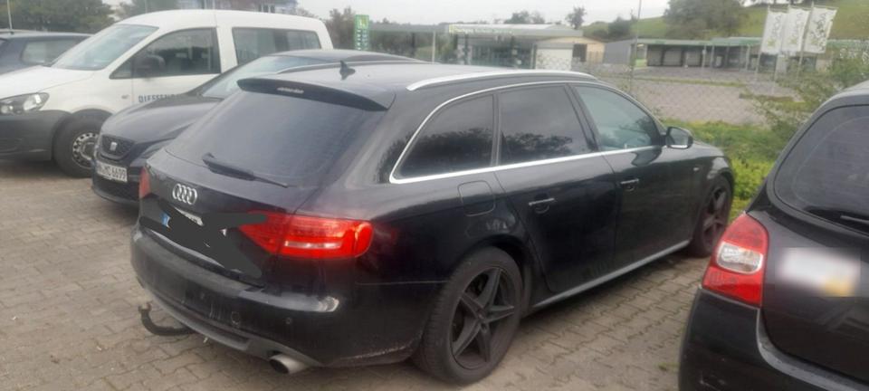 Audi A4 2011 — rear view