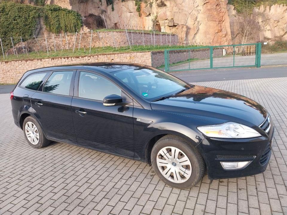 Ford Mondeo 2012 — interior