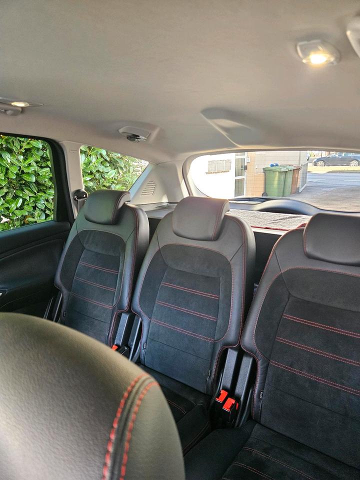 Ford S-Max 2011 — photo 10