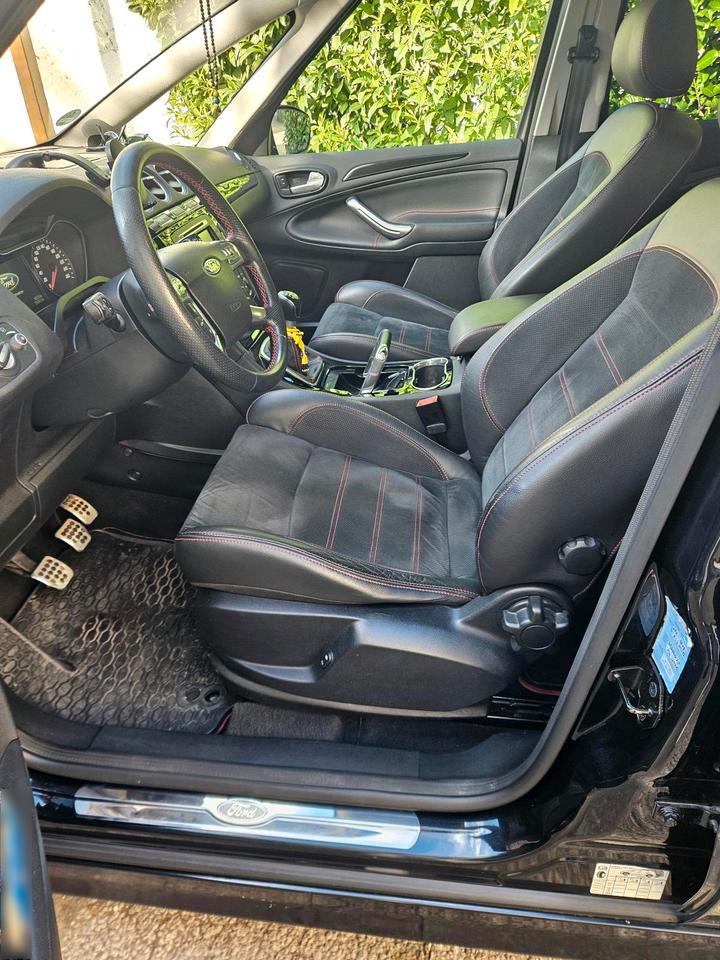 Ford S-Max 2011 — photo 13