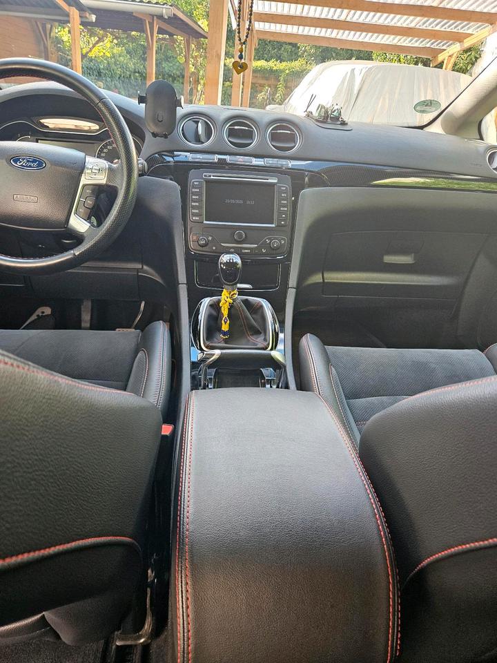 Ford S-Max 2011 — photo 8