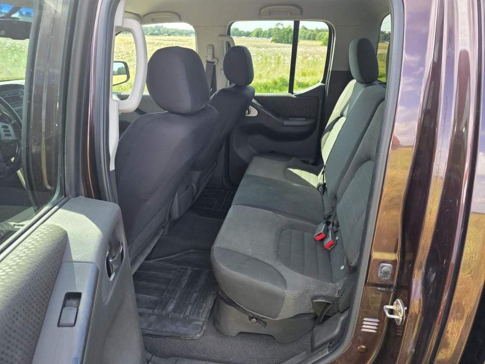 Nissan Navara 2012 — photo 15