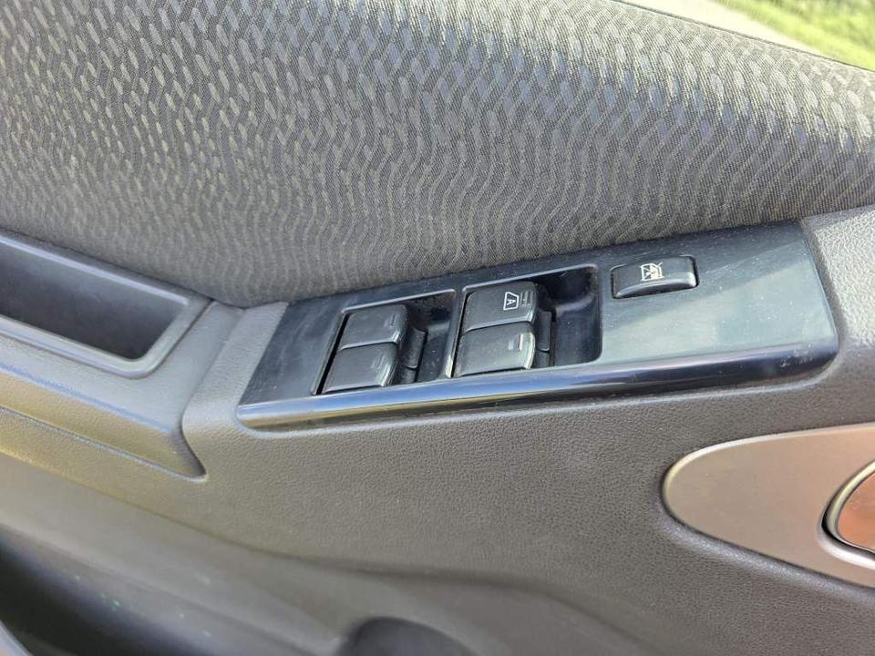 Nissan Navara 2012 — photo 18