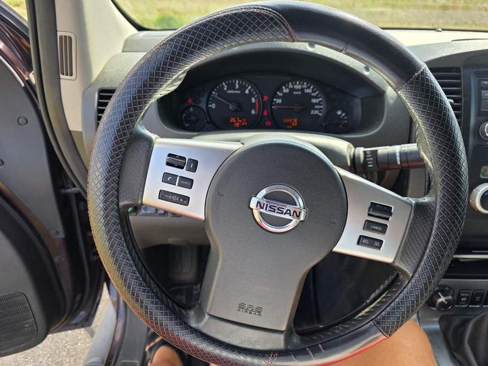 Nissan Navara 2012 — photo 20