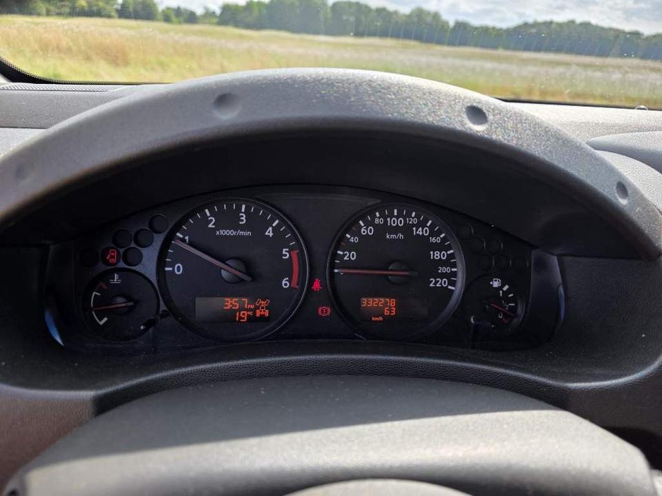 Nissan Navara 2012 — photo 21