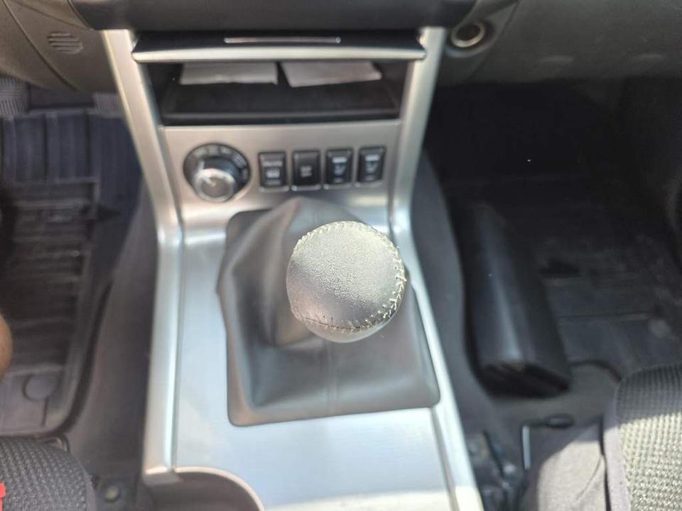 Nissan Navara 2012 — photo 27