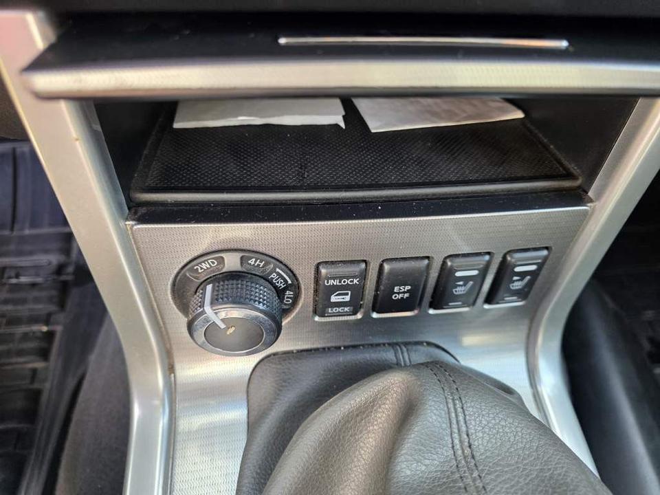 Nissan Navara 2012 — photo 28